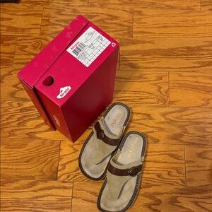 Alegria Women's Sandals - Brown and Cream